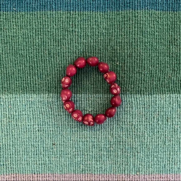 Brandy Melville plum purple skull bracelet - Picture 2 of 2